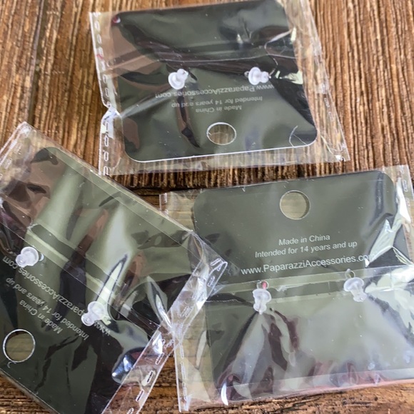 Lot of Paparazzi Stud Earrings - Picture 5 of 5